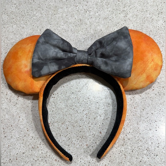Minnie Mouse Ears - Picture 2 of 6
